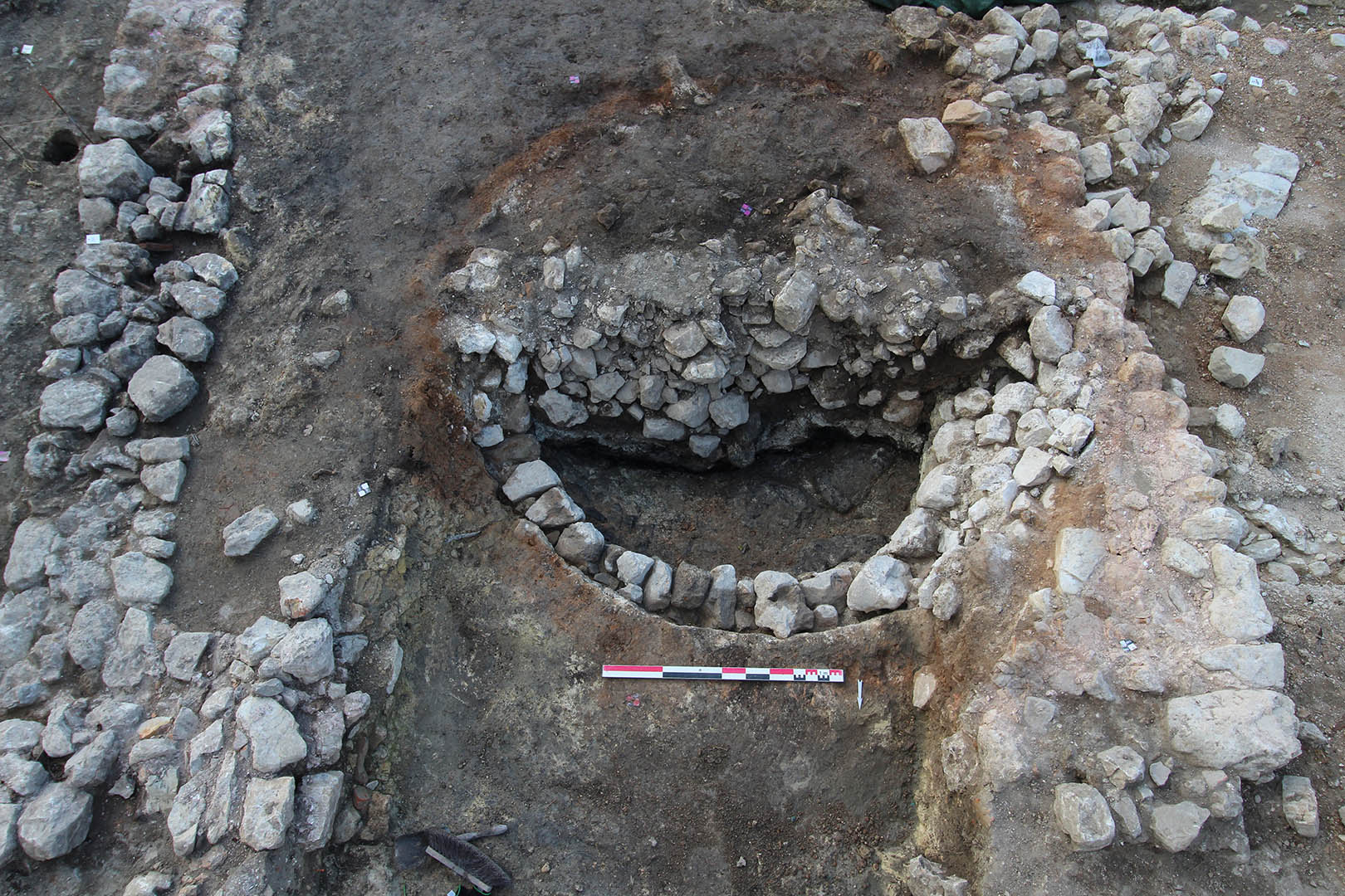 Figure 4 - Le four à chaux 1076, vidé sur sa moitié nord