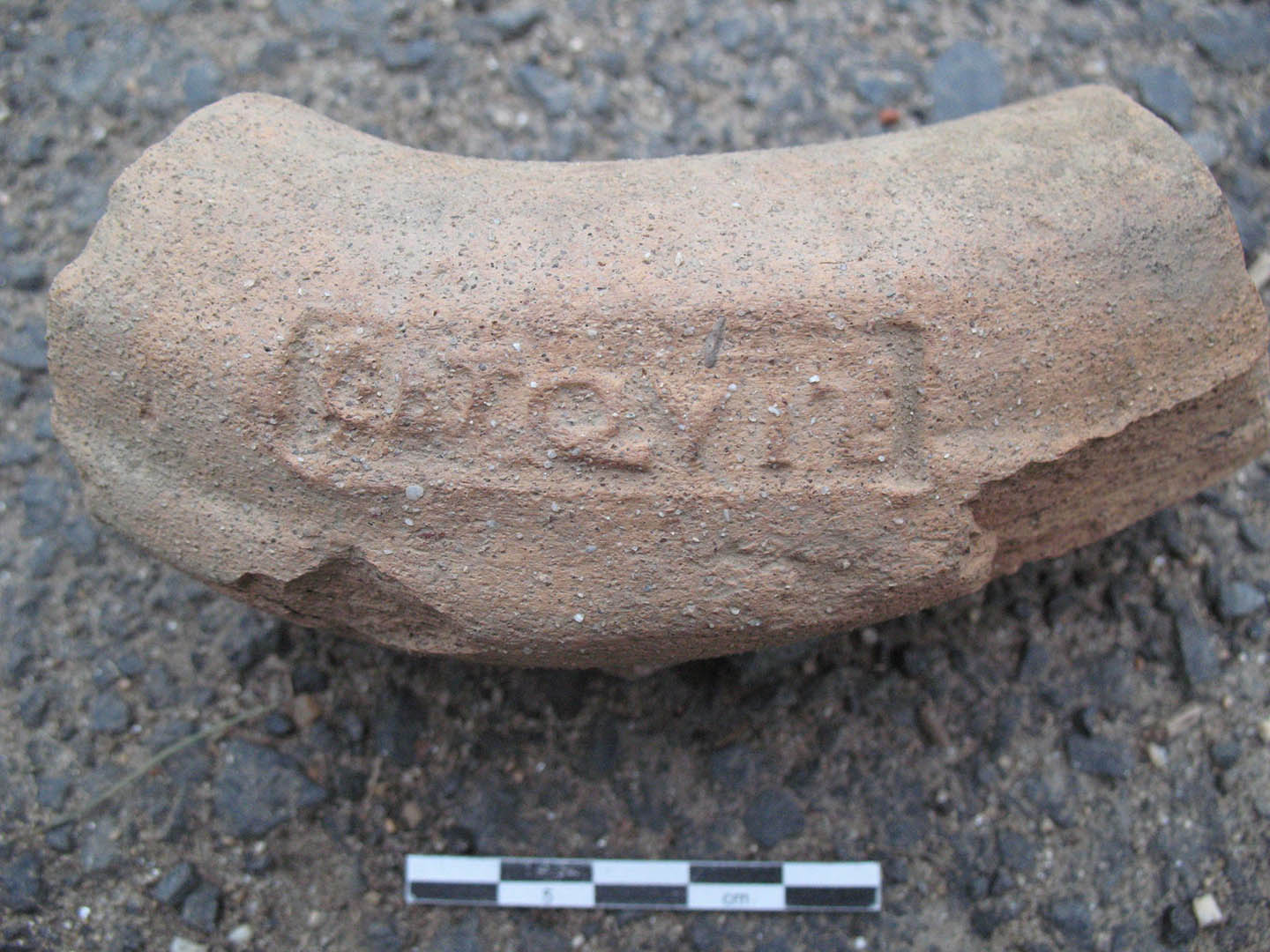 Figure 4 – Timbre sur anse d’amphore Dressel 20 (Saint-Flour, 15).
